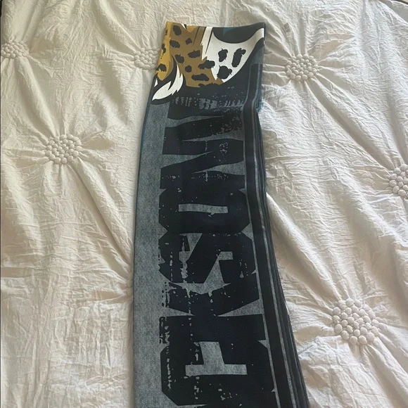 Teal and Yellow Jacksonville Jaguars scarf - Picture 3 of 4